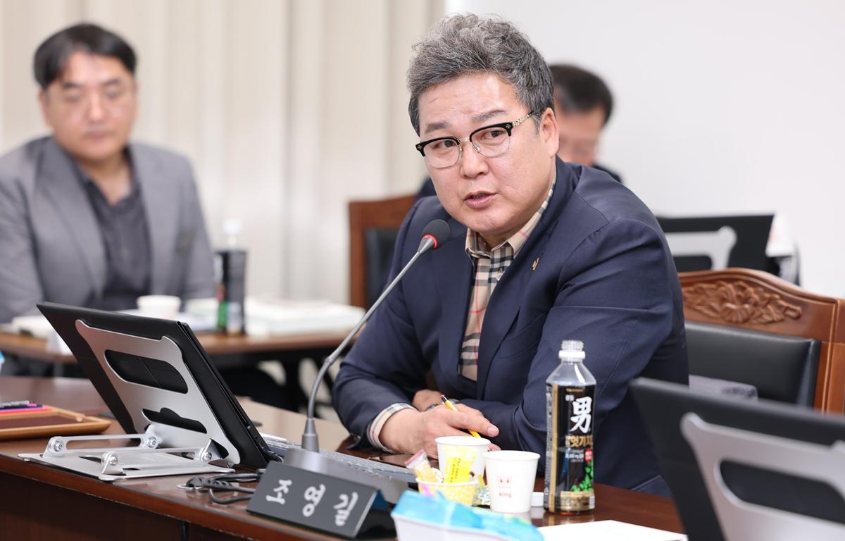 제344회 고흥군의회 임시회 제1차 행정자치위원회 첨부이미지 : 2026.3.16 제344회 고흥군의회 임시회 제1차 행정자치위원회 (11).JPG