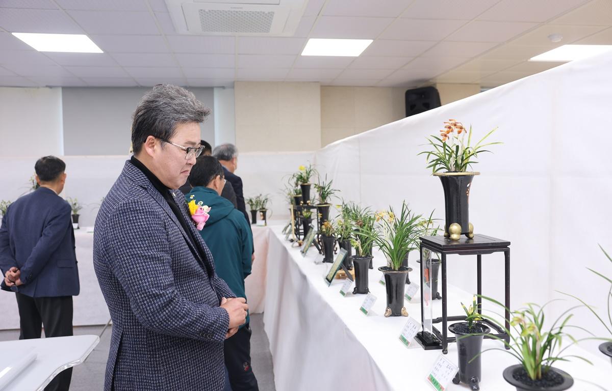 제29회 고흥난연합전시회 첨부이미지 : 2026.3.6 제29회 고흥난연합전시회 (2).JPG