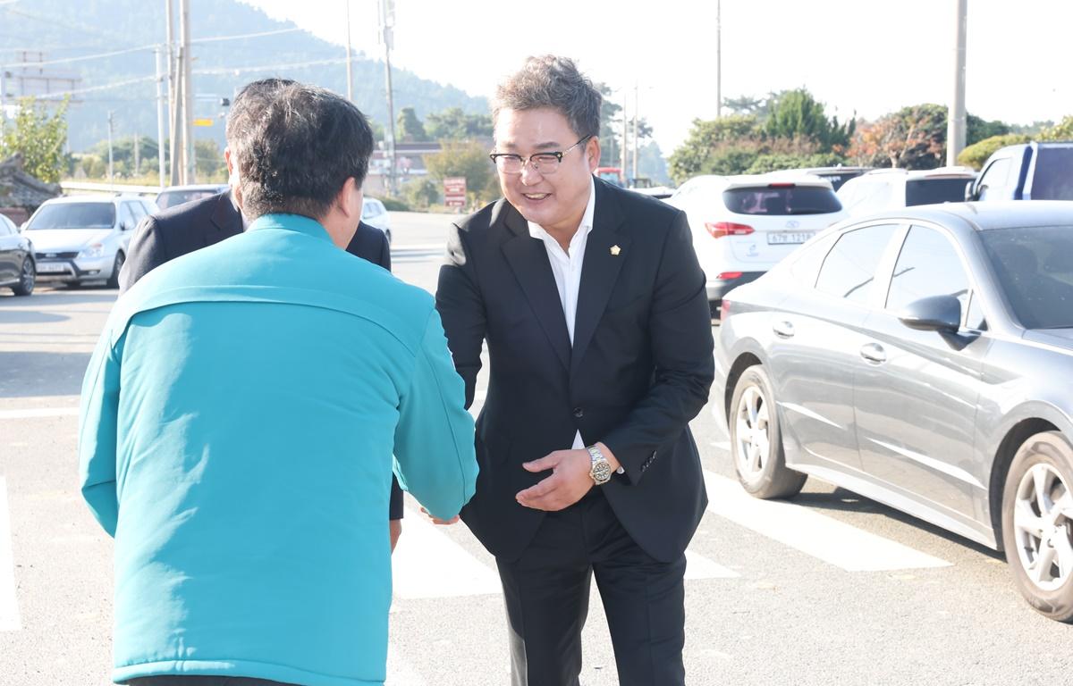 286회 어깨동무봉사단(금산 연소마을) 첨부이미지 : 2025.11.6 286회 어깨동무봉사단(금산 연소마을) (2).JPG