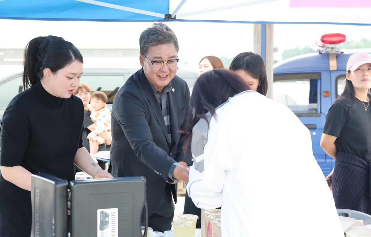 제7회 고흥군수배 녹동항 전국바다낚시대회 첨부이미지 : 2025.10.19 제7회 고흥군수배 녹동항 전국바다낚시대회 (4).JPG