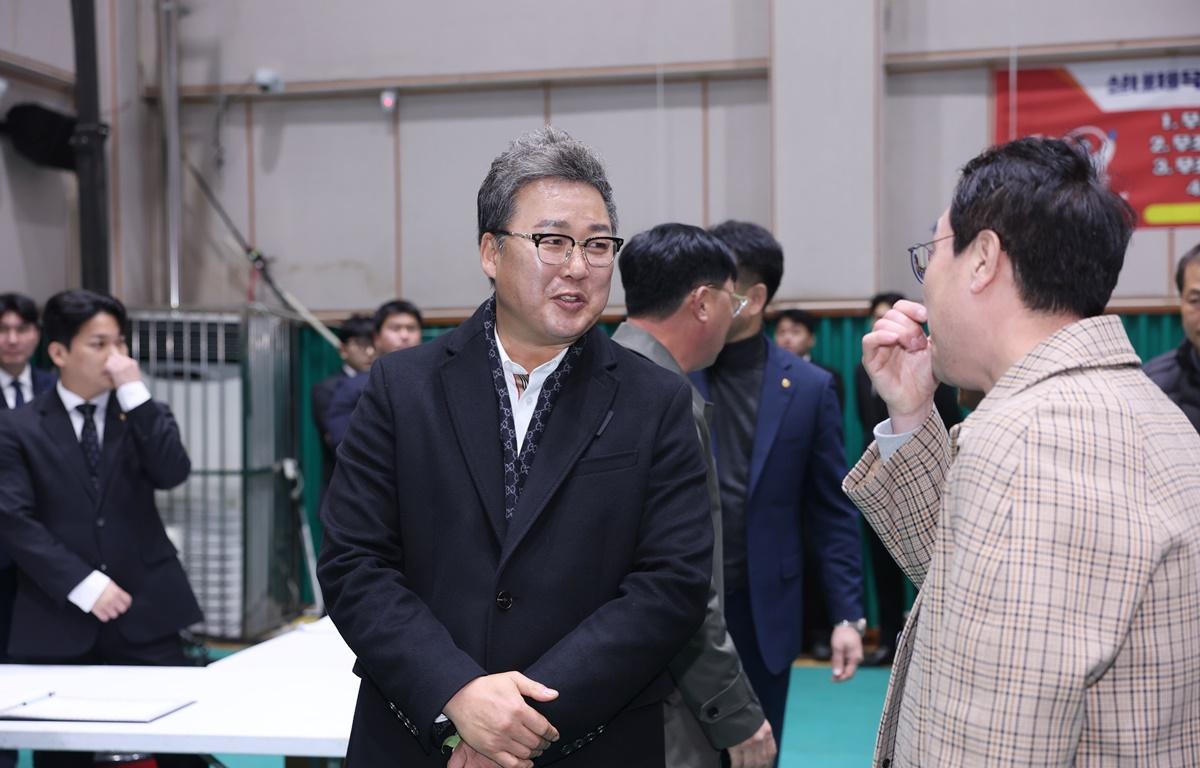 녹동선후회 회장단 및 감사 이취임식 첨부이미지 : 2025.12.11 녹동선후회 회장단 및 감사 이취임식 (3).JPG