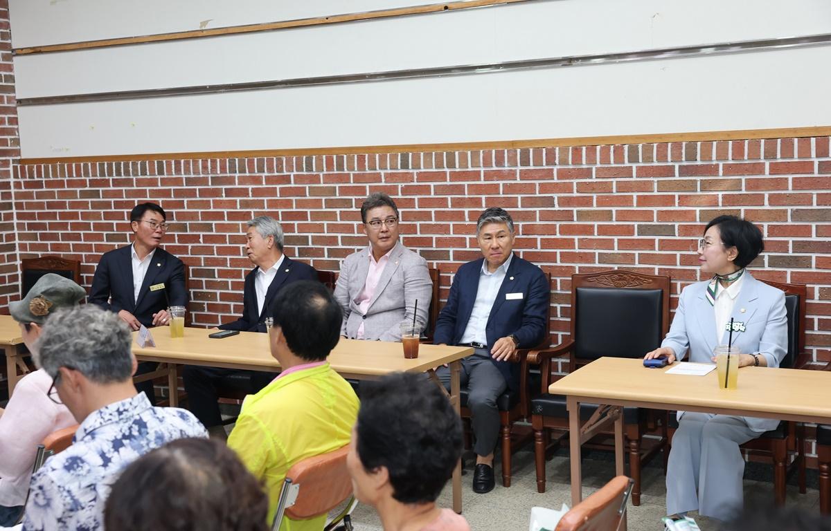 (사)고흥군귀농어귀촌협의회 역량강화 워크숍 첨부이미지 : 2025.8.4 (사)고흥군귀농어귀촌협의회 역량강화 워크숍 (5).JPG
