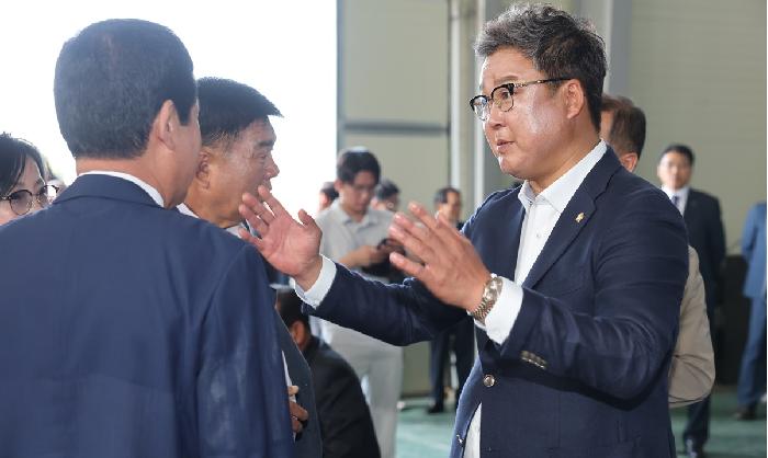 2025년산 마른 다시마 위판장 개장식