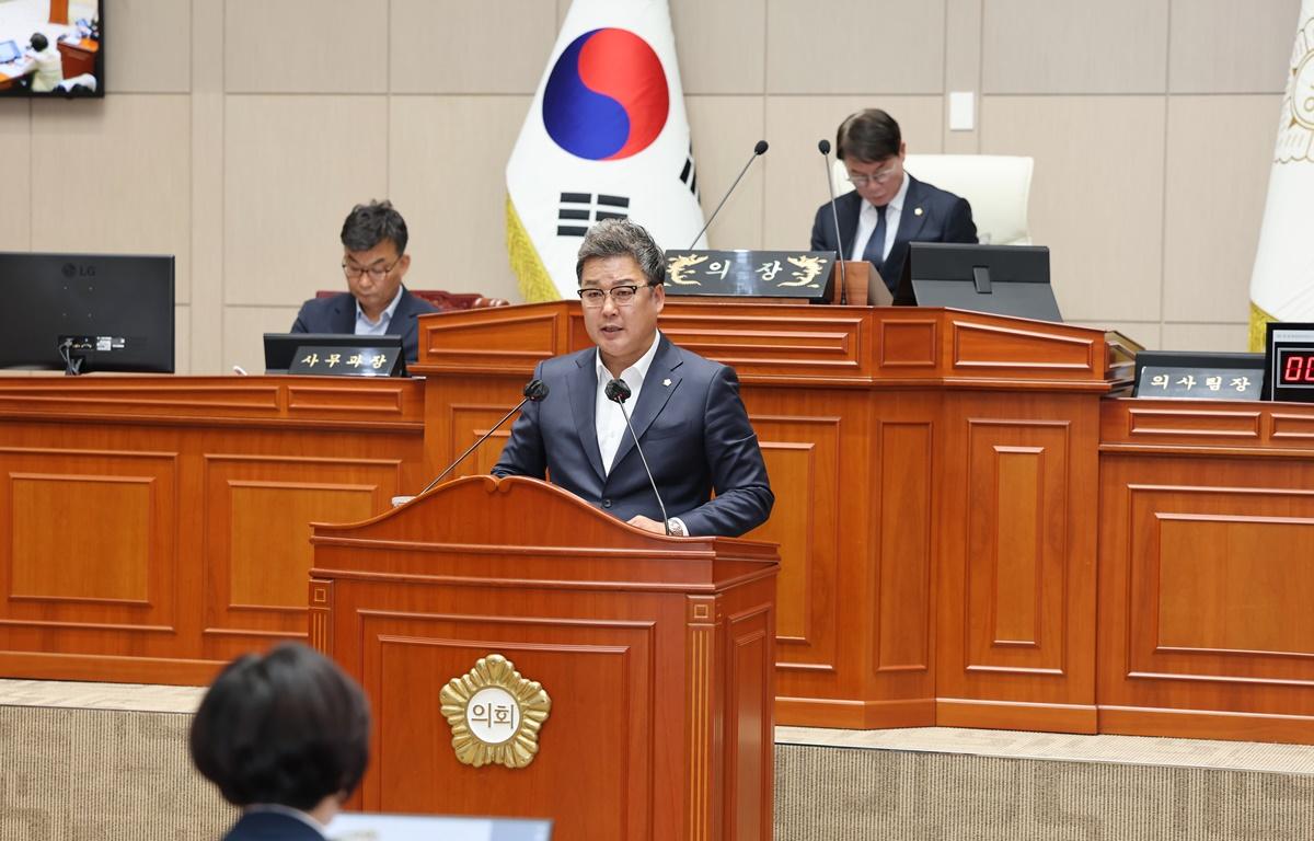 제335회 고흥군의회 임시회 제2차 본회의 첨부이미지 : 2025.4.22 제335회 고흥군의회 임시회 제2차 본회의 (15).JPG