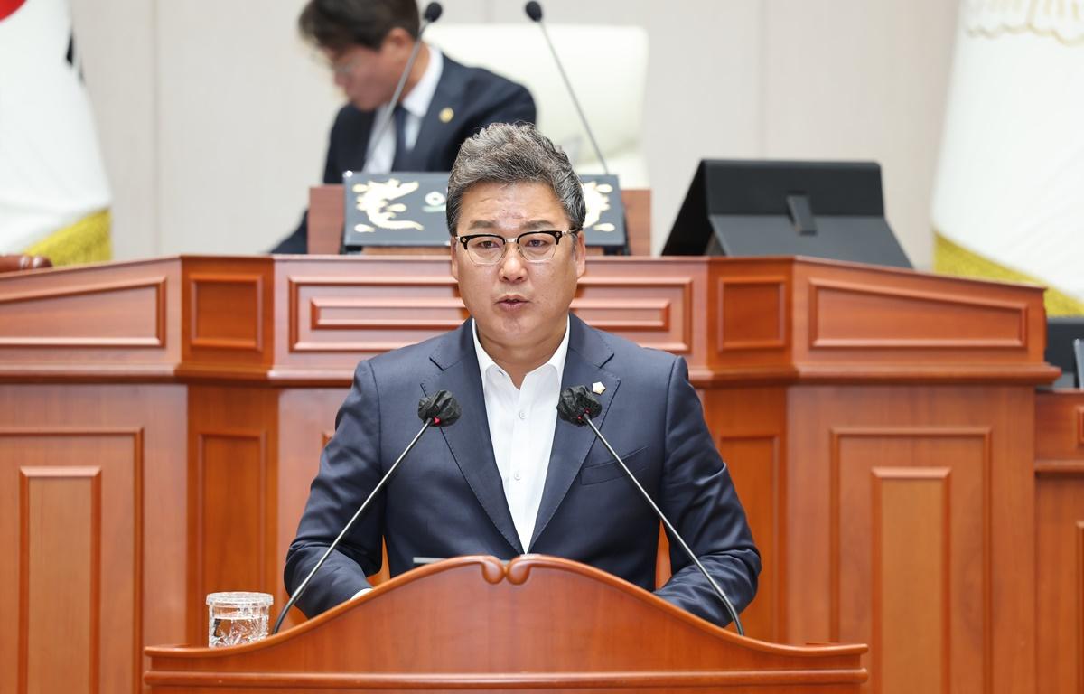 제335회 고흥군의회 임시회 제2차 본회의 첨부이미지 : 2025.4.22 제335회 고흥군의회 임시회 제2차 본회의 (14).JPG