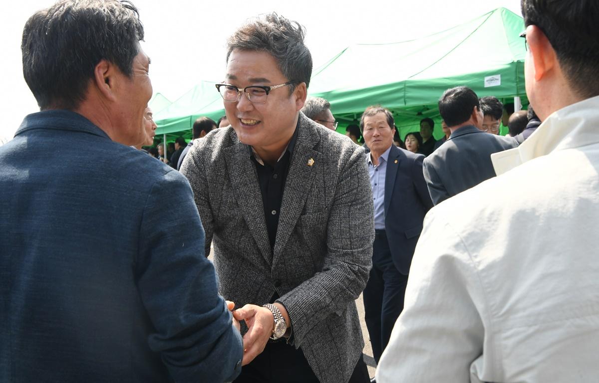 거금도 명품 비단 둘레길 조성사업 등 착 준공식 첨부이미지 : 2025.3.31 거금도 명품 비단 둘레길 조성사업 등 착 준공식 (5).JPG