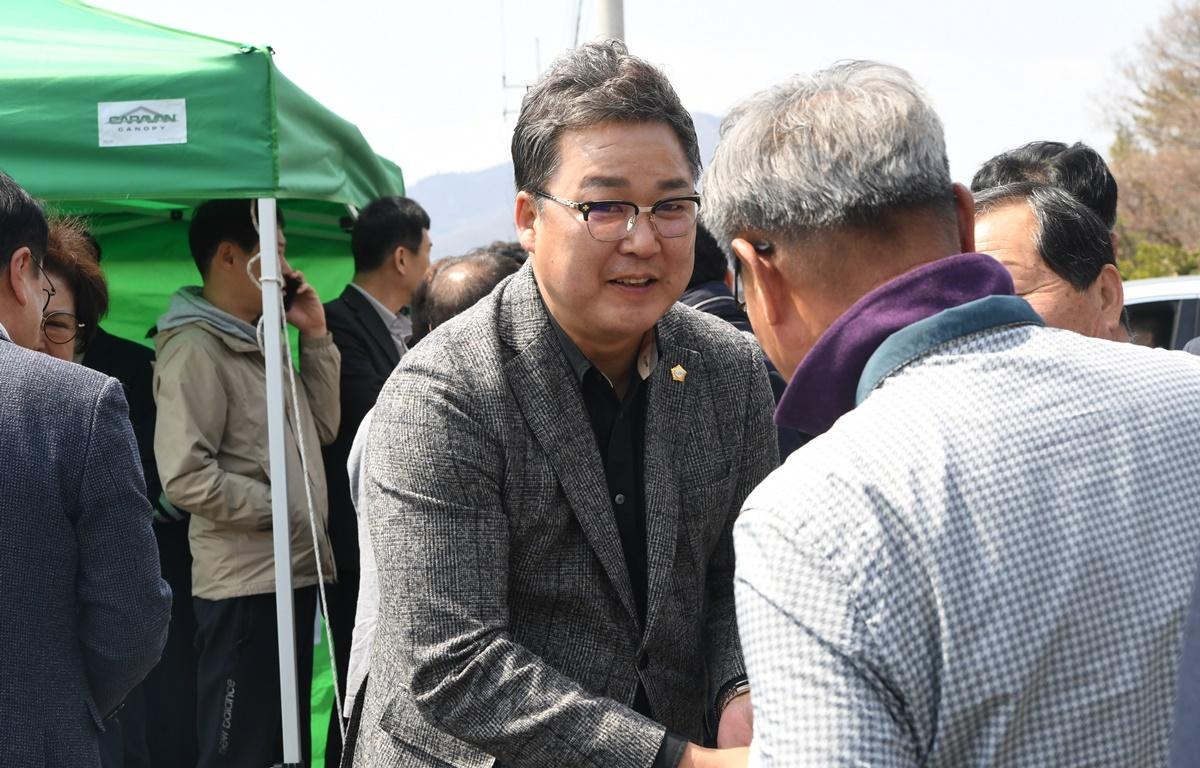 거금도 명품 비단 둘레길 조성사업 등 착 준공식 첨부이미지 : 2025.3.31 거금도 명품 비단 둘레길 조성사업 등 착 준공식 (4).JPG