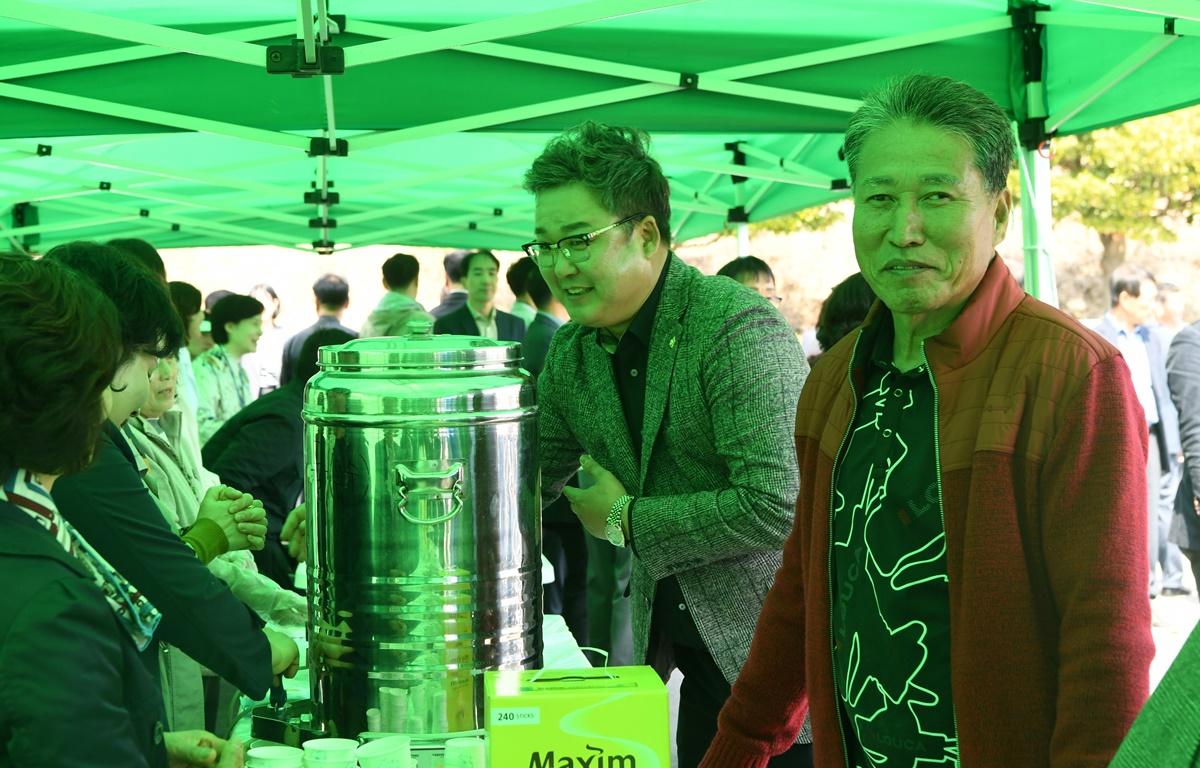 거금도 명품 비단 둘레길 조성사업 등 착 준공식 첨부이미지 : 2025.3.31 거금도 명품 비단 둘레길 조성사업 등 착 준공식 (6).JPG