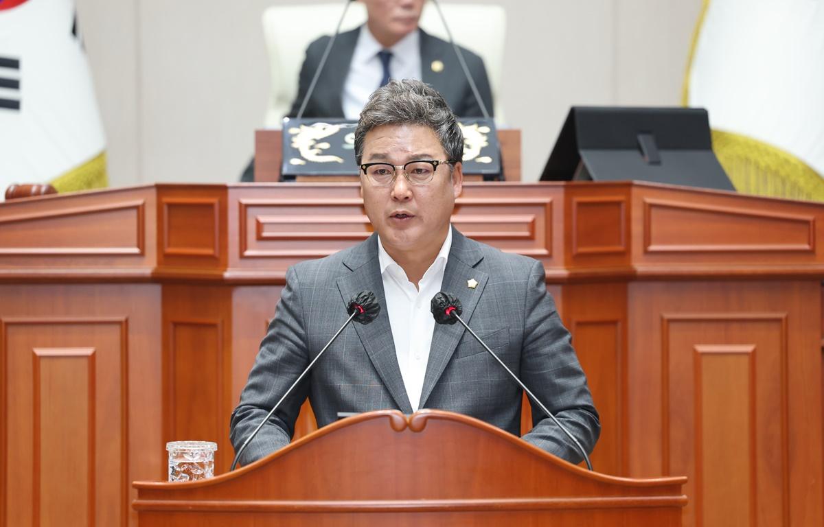 제338회 고흥군의회 임시회 제1차 본회의 첨부이미지 : 2025.7.16 제338회 고흥군의회 임시회 제1차 본회의 (8).JPG