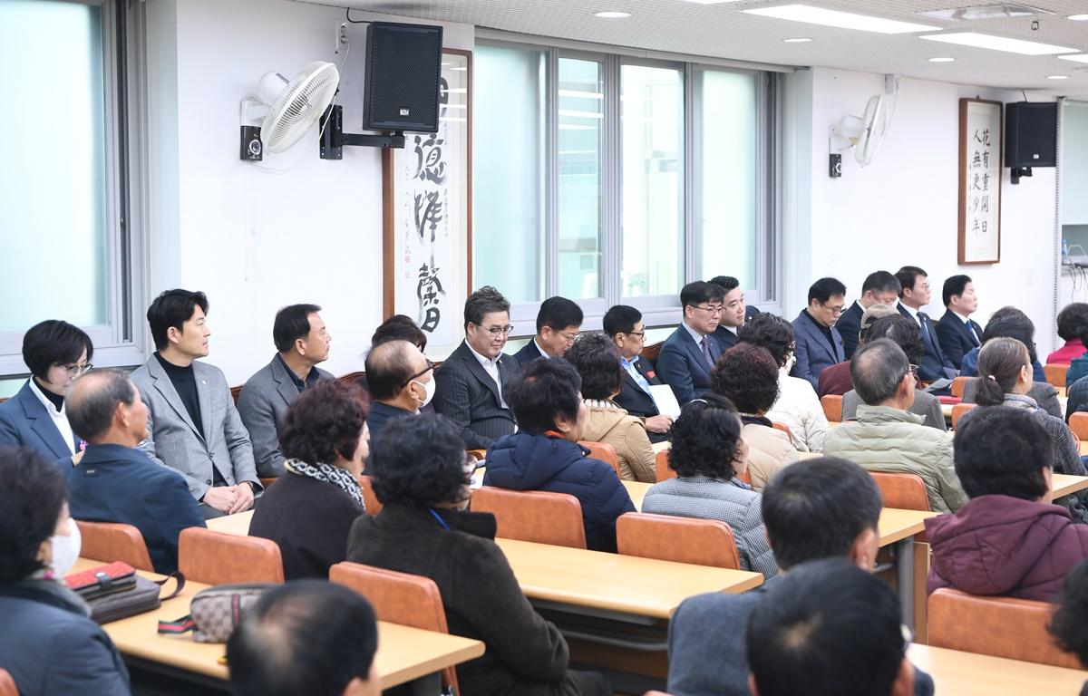 2025학년도 노인대학 및 대학원 입학식 첨부이미지 : 2025.3.6 2025학년도 노인대학 및 대학원 입학식 (10).JPG