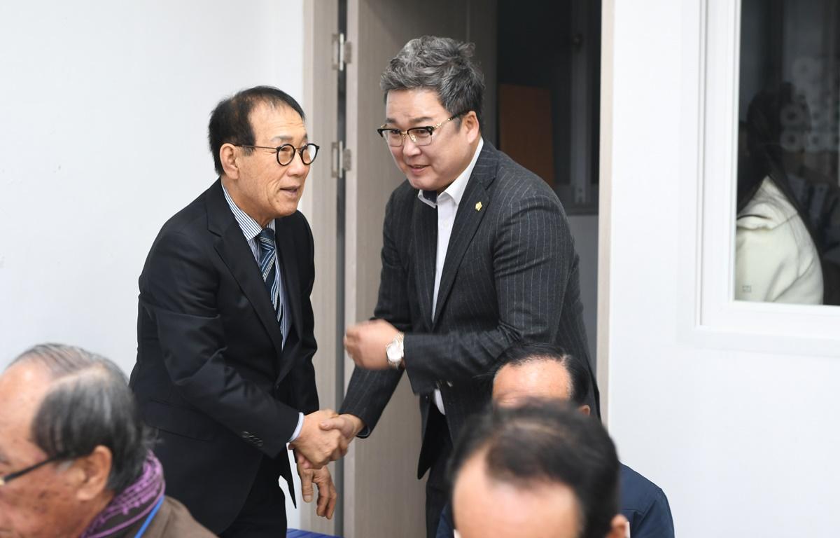 2025학년도 노인대학 및 대학원 입학식 첨부이미지 : 2025.3.6 2025학년도 노인대학 및 대학원 입학식 (3).JPG