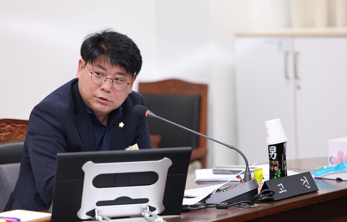 제344회 고흥군의회 임시회 제1차 행정자치위원회 첨부이미지 : 2026.3.16 제344회 고흥군의회 임시회 제1차 행정자치위원회 (14).JPG