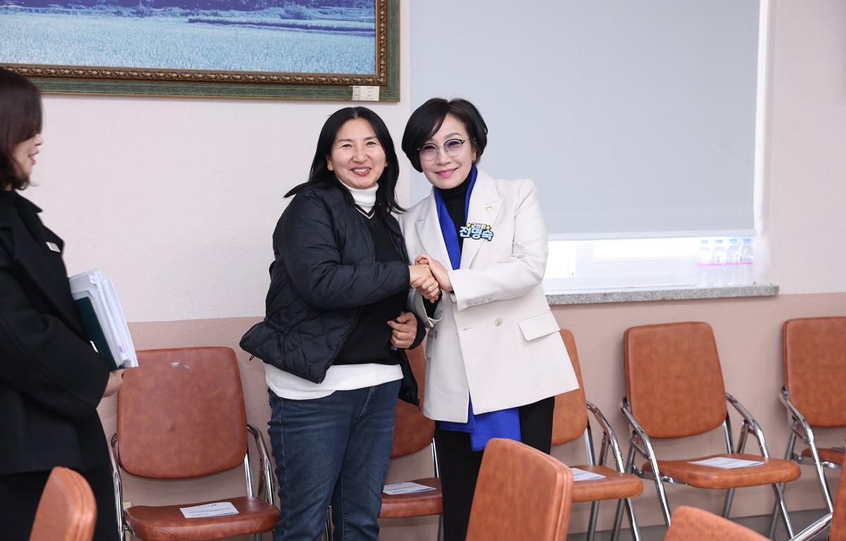 2026 군민과의 지역발전 토론회(영남면) 첨부이미지 : 2026.1.28 2026 군민과의 지역발전 토론회(영남면)(7).JPG