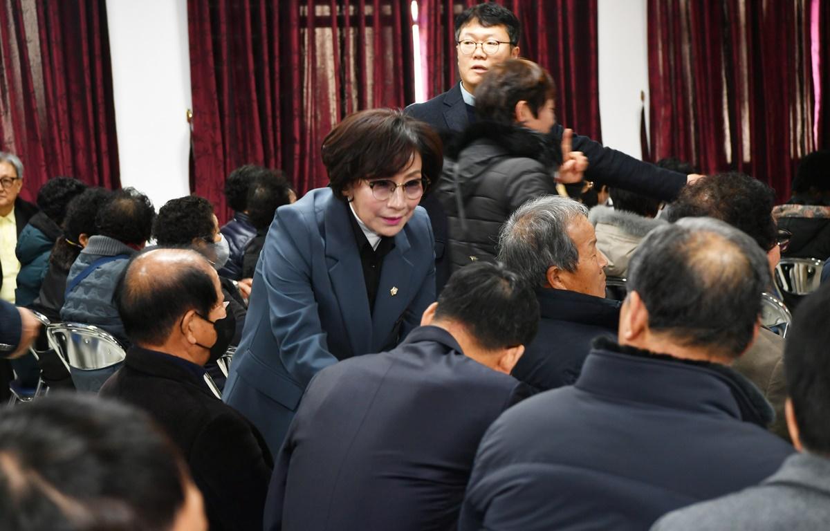 2024 군민과의 지역발전 토론회(두원면) 첨부이미지 : 2024.1.29. 2024 군민과의 지역발전 토론회(두원면) (1).JPG