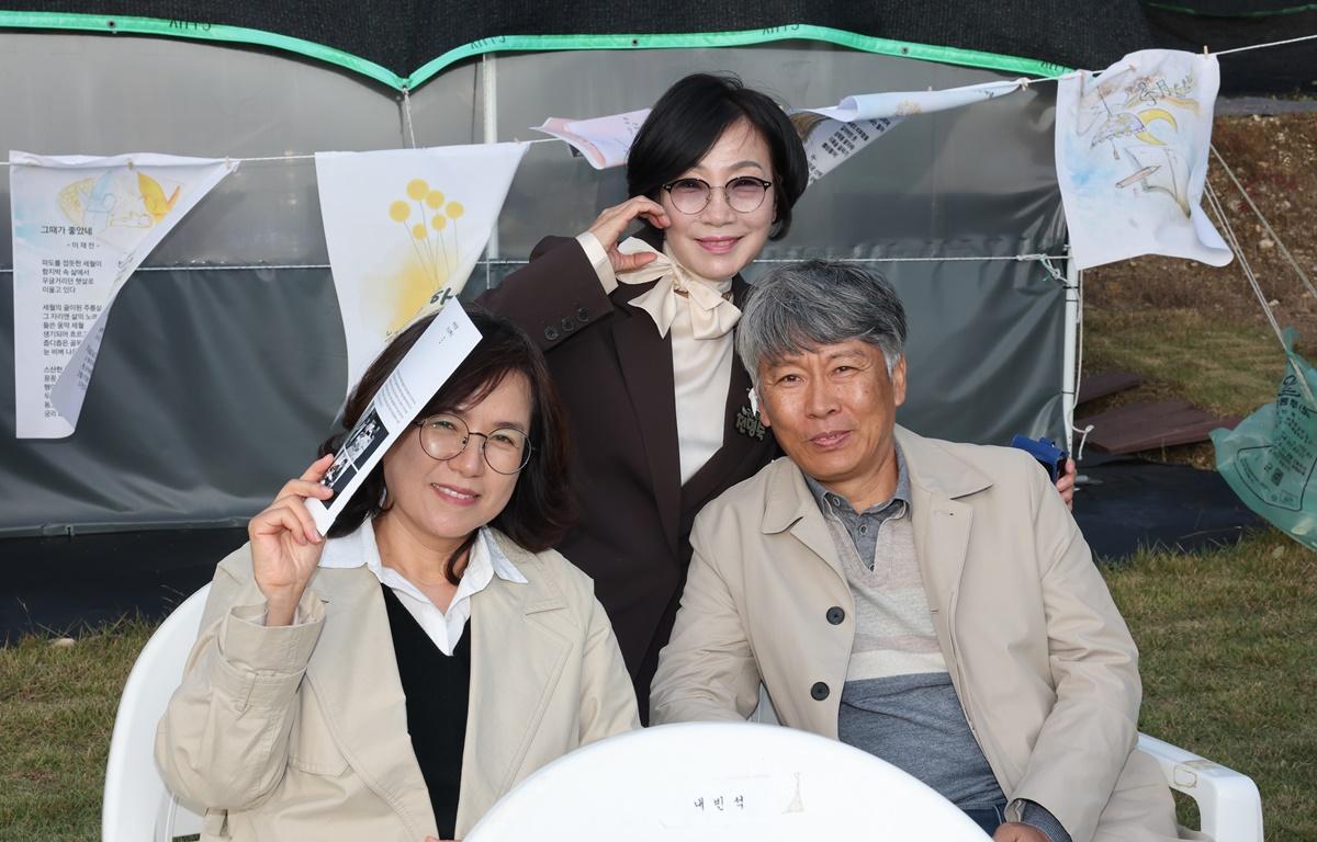 제1회 고흥만 노을음악회 첨부이미지 : 2025.11.1 제1회 고흥만 노을음악회 (5).JPG