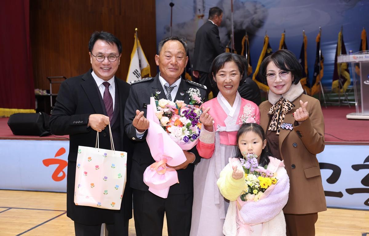 2025년 고흥군자율방범연합회 한마음 전진대회 및 이취임식 첨부이미지 : 2025.12.6 2025년 고흥군자율방범연합회 한마음 전진대회 및 이취임식 (10).JPG