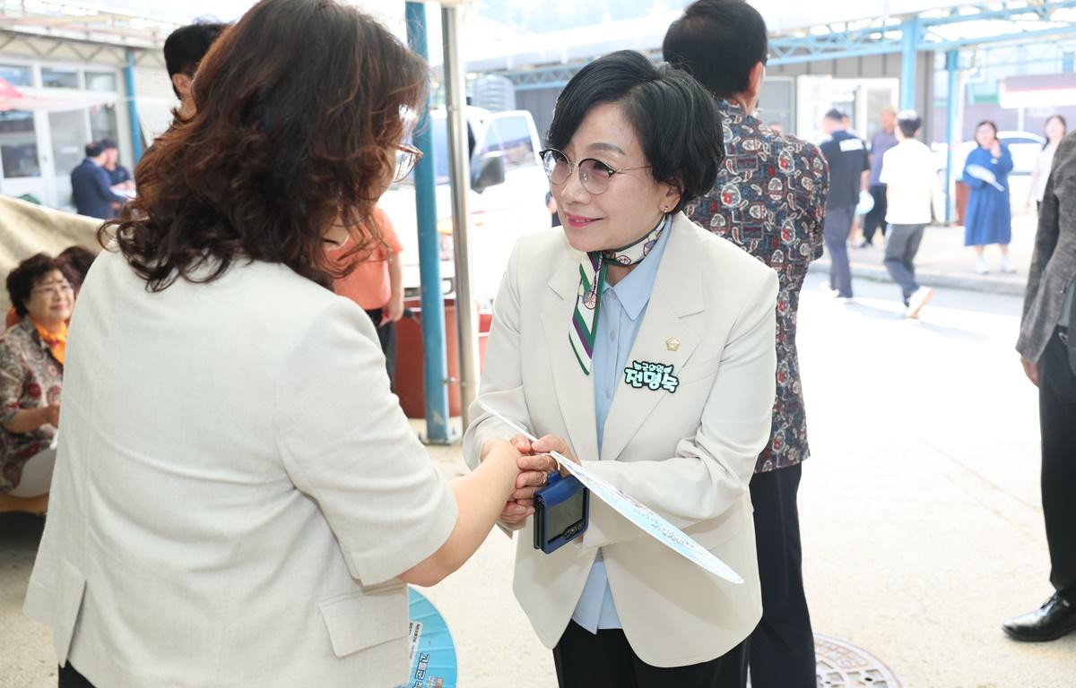 동강 버스정류장 준공식 첨부이미지 : 2025.7.24 동강 버스정류장 준공식 (2).JPG