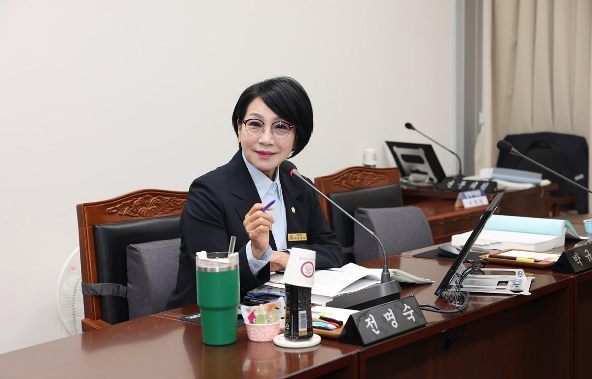 2025년 행정사무감사(산업건설위원회) 첨부이미지 : 2025.6.11 2025년 행정사무감사(산업건설위원회) (1).JPG