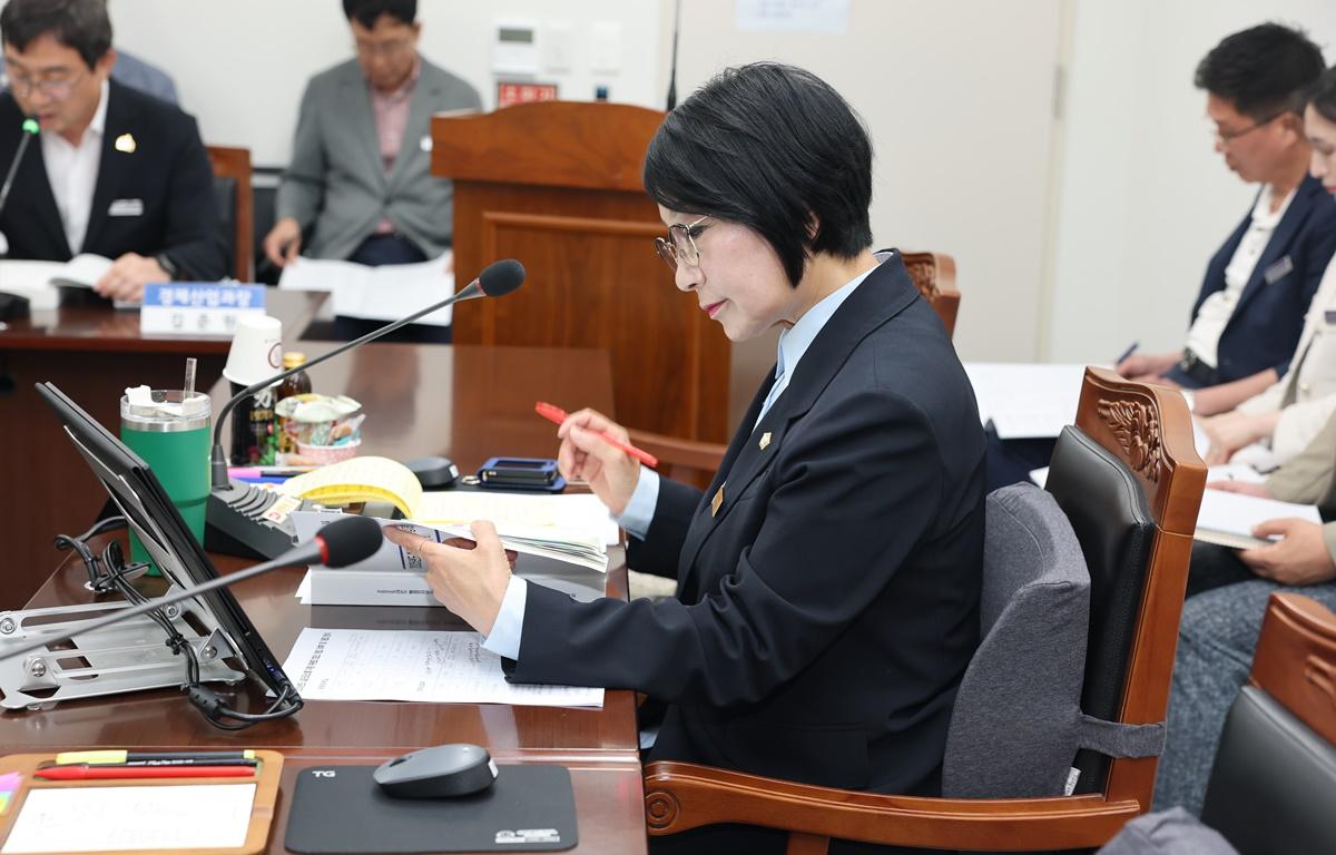 2025년 행정사무감사(산업건설위원회) 첨부이미지 : 2025.6.11 2025년 행정사무감사(산업건설위원회) (4).JPG