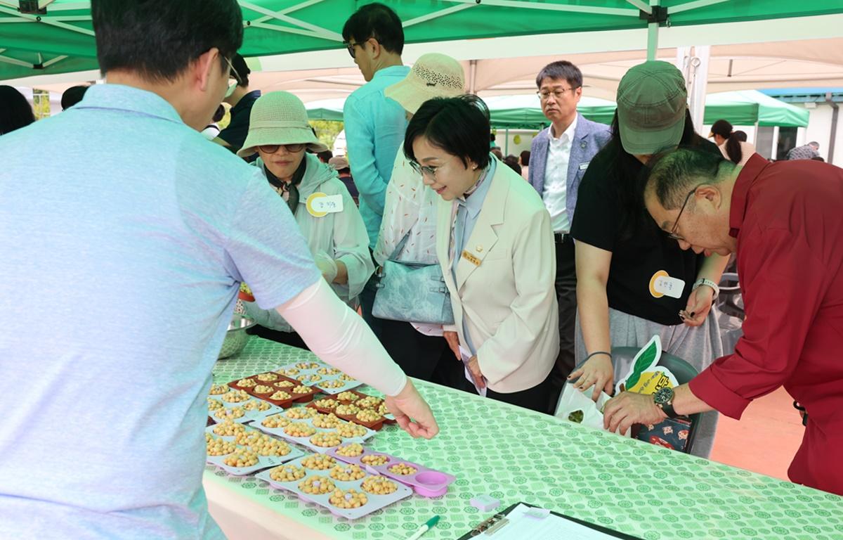 2025년 고흥 유자나무 분양 이벤트 '나의 유자나무와 인연' 팜파티 첨부이미지 : 2025.6.6 2025년 고흥 유자나무 분양 이벤트 '나의 유자나무와 인연' 팜파티 (5).JPG