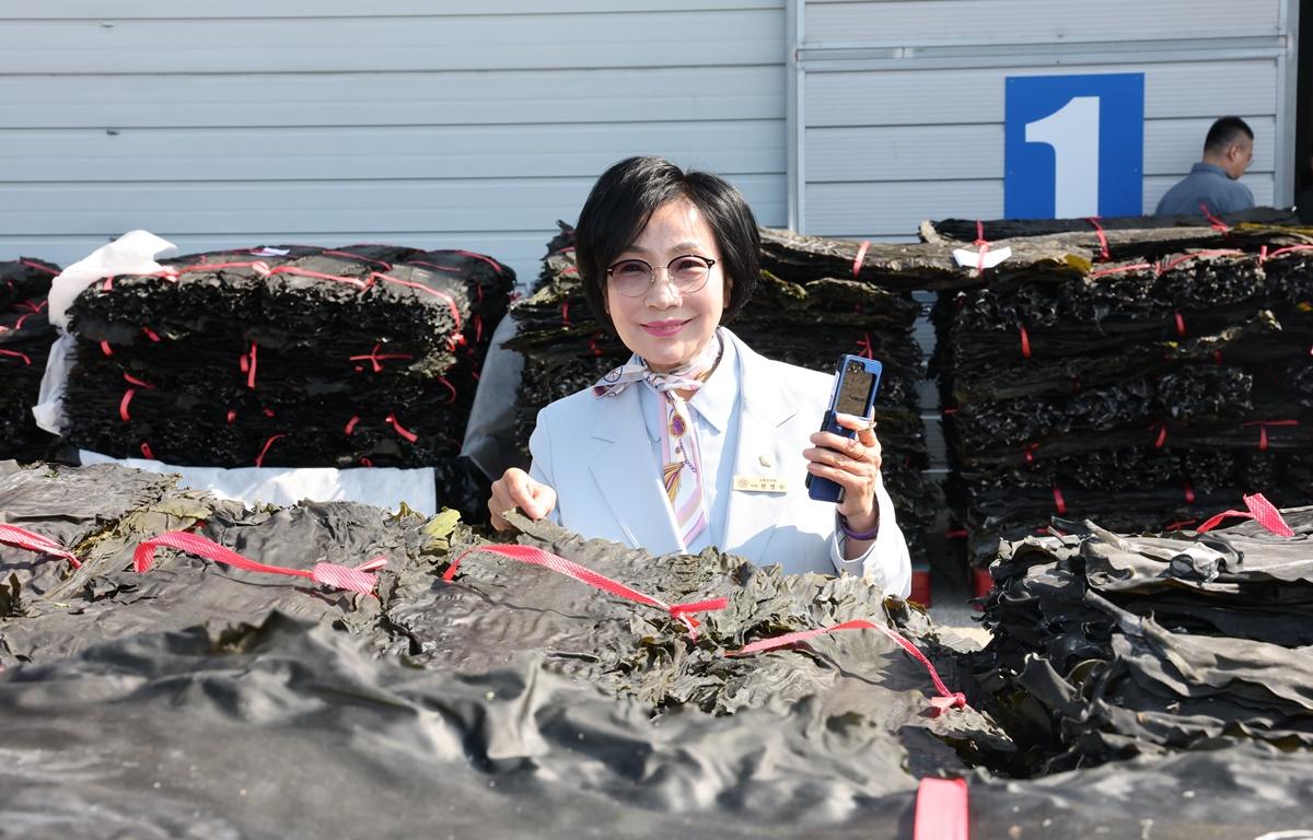 2025년산 마른 다시마 위판장 개장식 첨부이미지 : 2025.6.4 2025년산 마른 다시마 위판장 개장식 (6).JPG