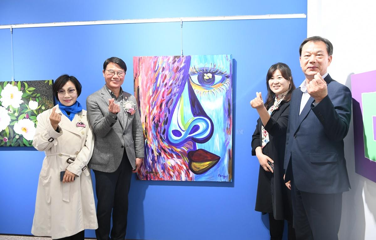 미르마루 갤러리 개관전 개막식 첨부이미지 : 2025.4.5 미르마루 갤러리 개관전 개막식 (8).JPG