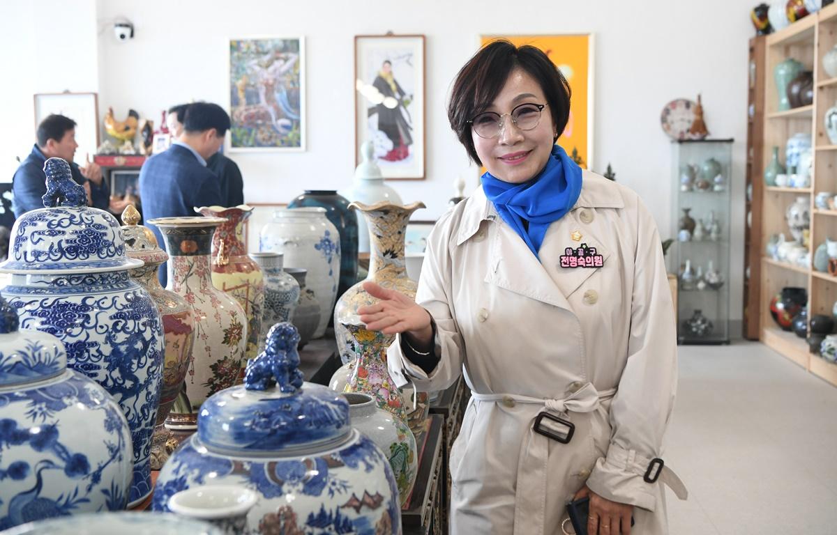 미르마루 갤러리 개관전 개막식 첨부이미지 : 2025.4.5 미르마루 갤러리 개관전 개막식 (11).JPG