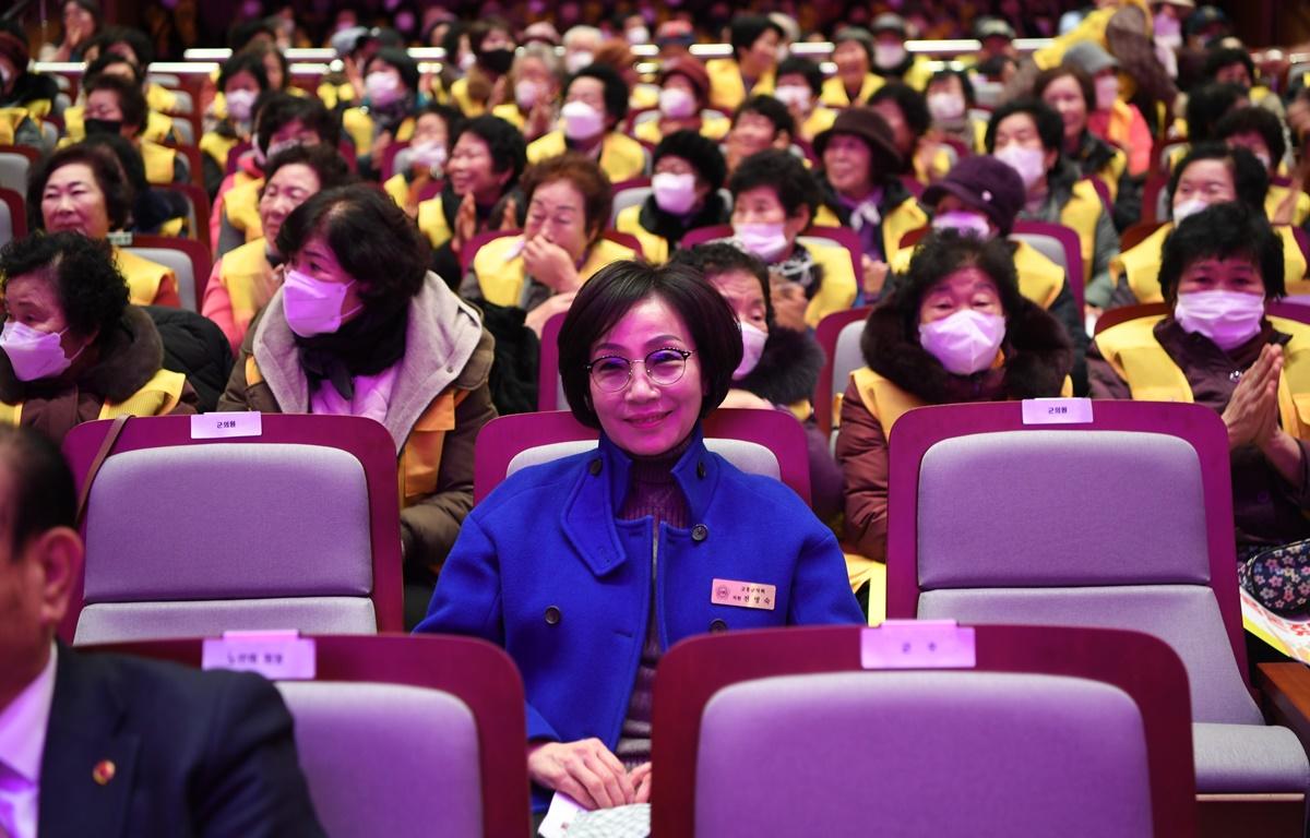 2025 노인일자리 및 사회활동 지원사업 발대식 첨부이미지 : 2025.1.16 2025 노인일자리 및 사회활동 지원사업 발대식 (2).JPG