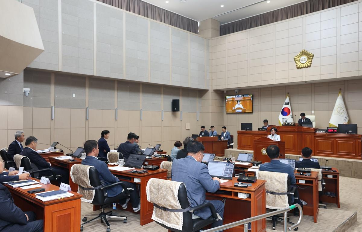 제338회 고흥군의회 임시회 제2차 본회의 첨부이미지 : 2025.7.18 제338회 고흥군의회 임시회 제2차 본회의 (23).JPG