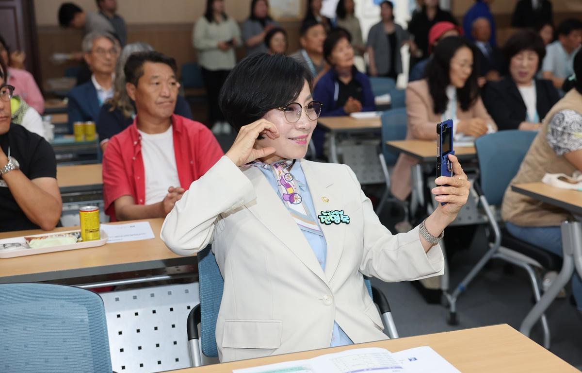 분청문화박물관 아카데미 종강식 첨부이미지 : 2025.6.24 분청문화박물관 아카데미 종강식 (4).JPG