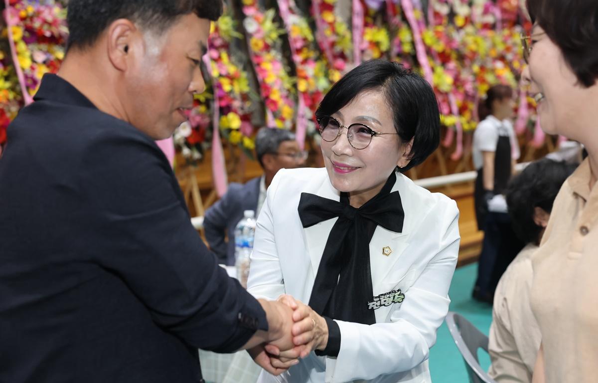 국제와이즈멘 녹동클럽 회장단 이취임식 첨부이미지 : 2025.6.27 국제와이즈멘 녹동클럽 회장단 이취임식 (6).JPG