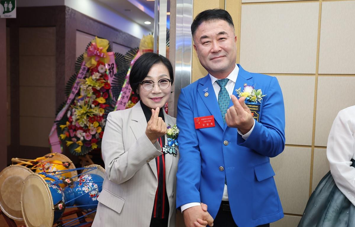 고흥 로타리클럽 회장 이취임식 첨부이미지 : 2025.6.20 고흥 로타리클럽 회장 이취임식 (1).JPG