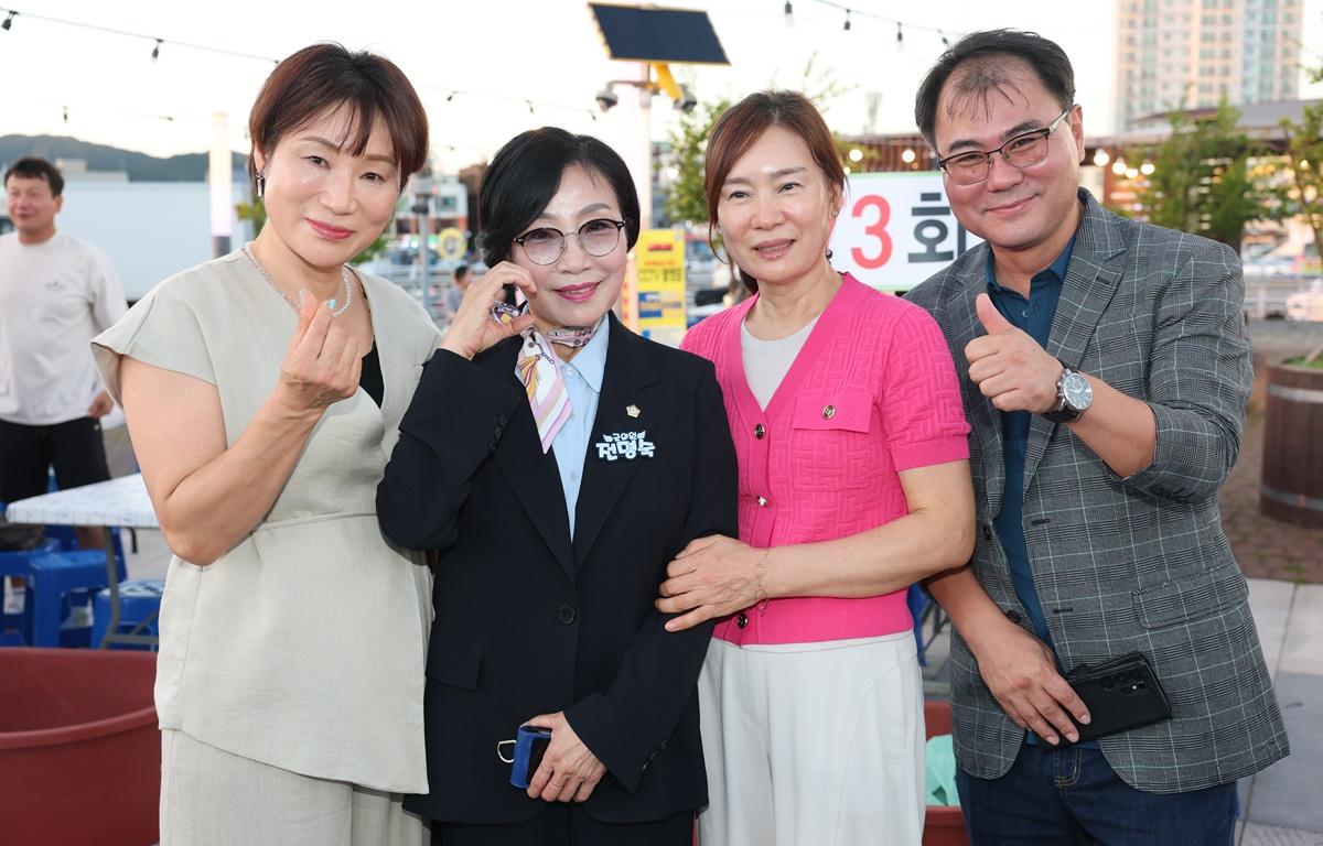 2025 녹동선후회장배 동문체육대회 전야제 및 녹동항 밤바다 워터 페스티벌 첨부이미지 : 2025.8.15 2025 녹동선후회장배 동문체육대회 전야제 및 녹동항 밤바다 워터 페스티벌 (3).JPG