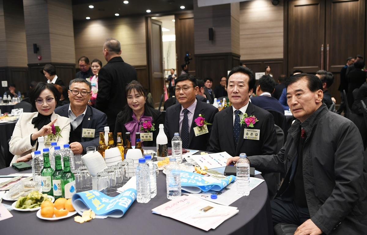 재경고흥군향우회장 이취임식 첨부이미지 : 2025.3.7 재경고흥군향우회장 이취임식 (14).JPG