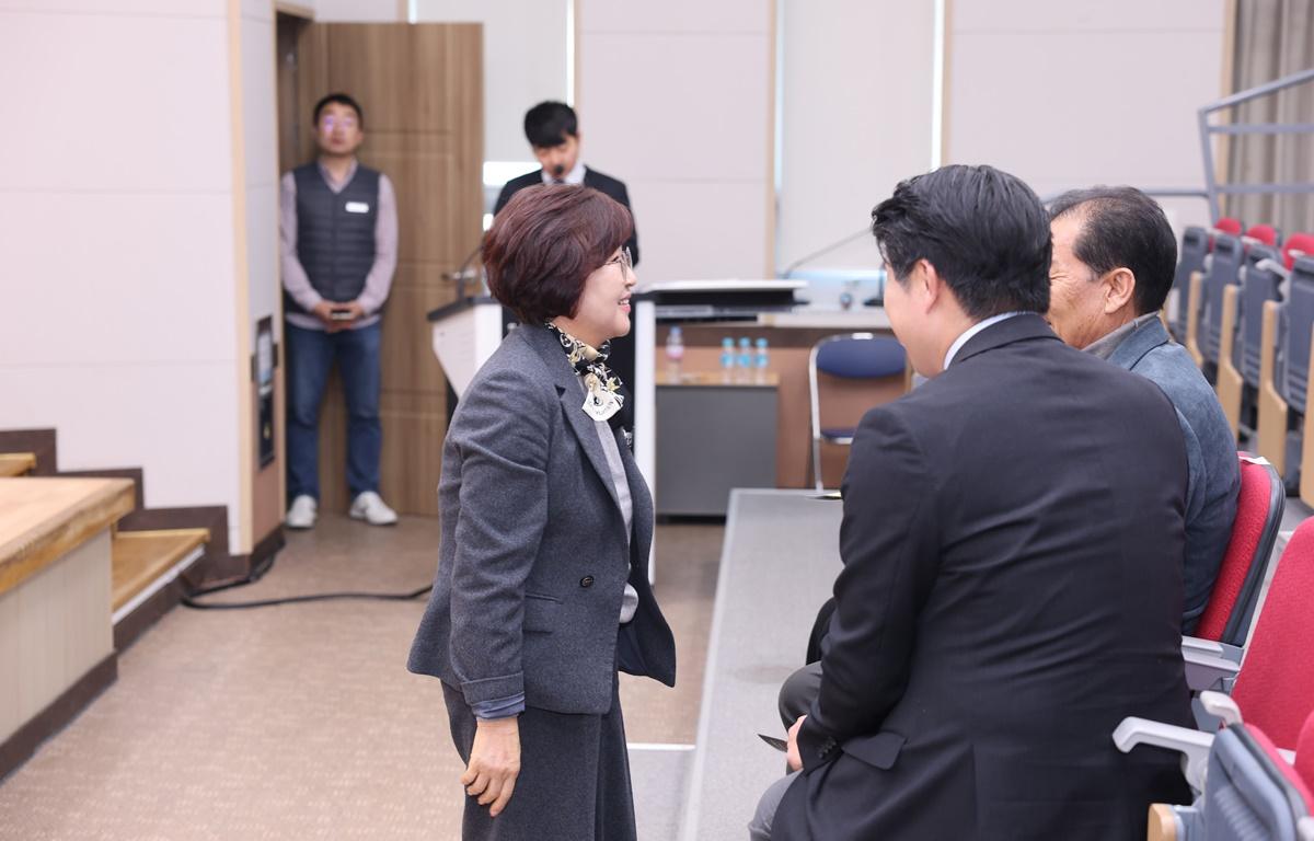 고흥군 4-H 연합회 제67, 68대 회장단 이취임식 첨부이미지 : 2026.1.16 고흥군 4-H 연합회 제67, 68대 회장단 이취임식(7).JPG