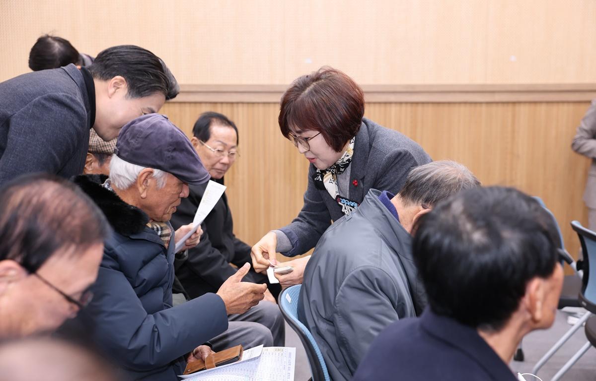 2026년 대한노인회 고흥군지회 신년하례 첨부이미지 : 2026.1.8 2026년 대한노인회 고흥군지회 신년하례 (1).JPG