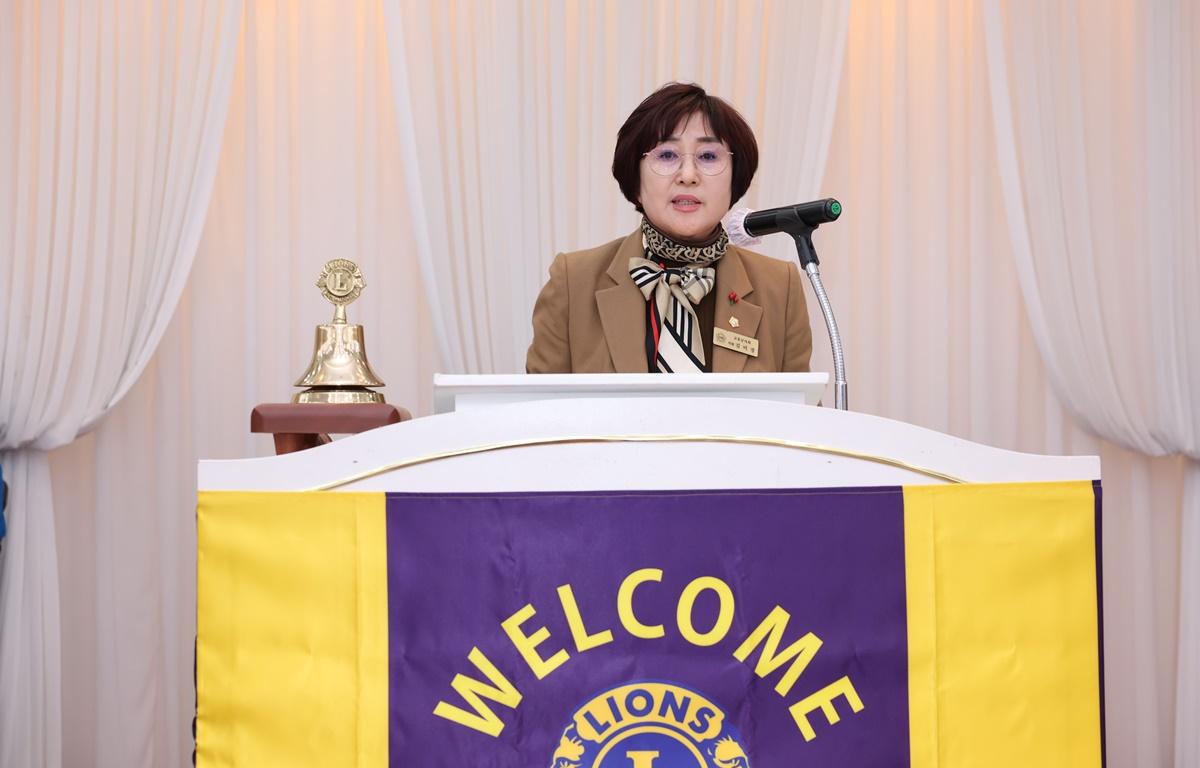 국제라이온스협회 355-B3지구 고흥우주청년 L.C 헌장전수 및 회장 이취임식 첨부이미지 : 2025.12.23 국제라이온스협회 355-B3지구 고흥우주청년 L.C 헌장전수 및 회장 이취임식 (14).JPG
