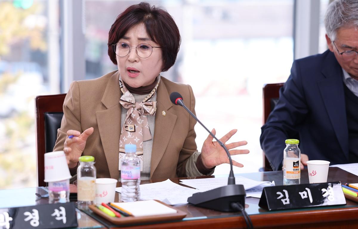 고흥군의회와 고흥군 재가장기요양기관 협의회 간담회 첨부이미지 : 2026.2.25 고흥군의회와 고흥군 재가장기요양기관 협의회 간담회 (28).JPG