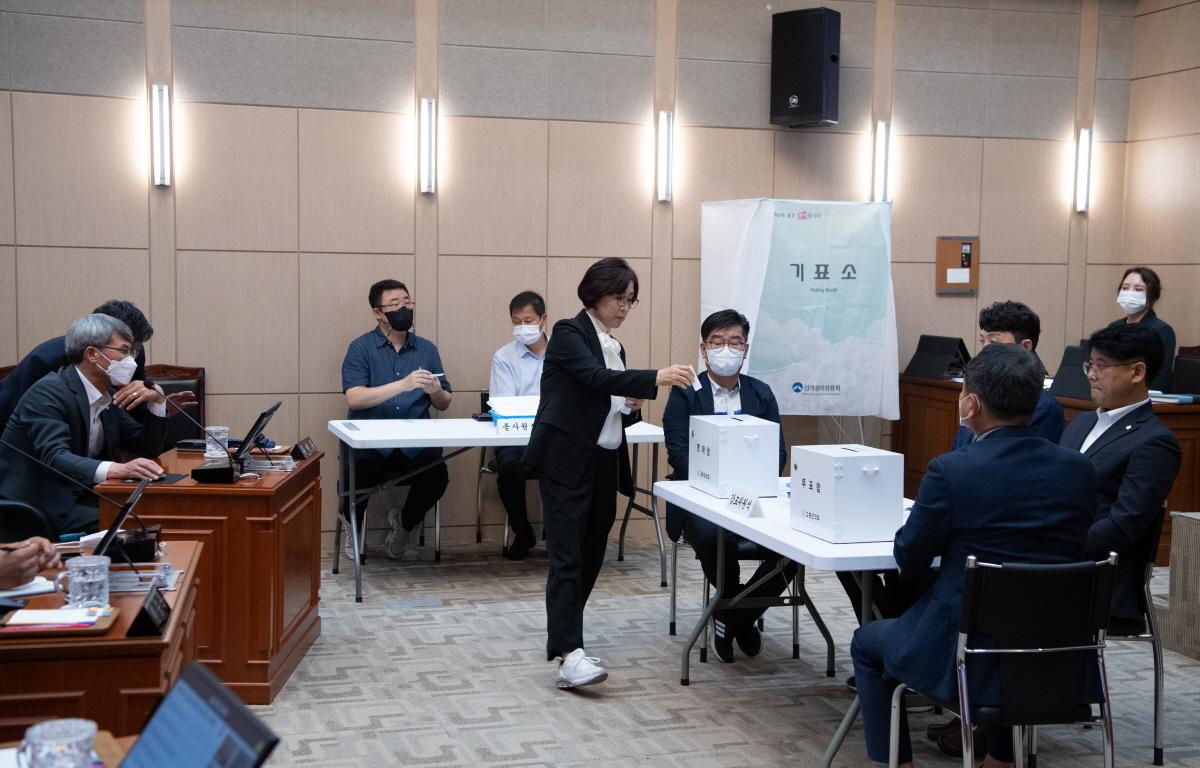 제306회 고흥군의회 임시회 첨부이미지 : 2022.07.01 제306회 고흥군의회 임시회 (24).jpg