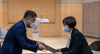 제9대 의원 당선증 교부식