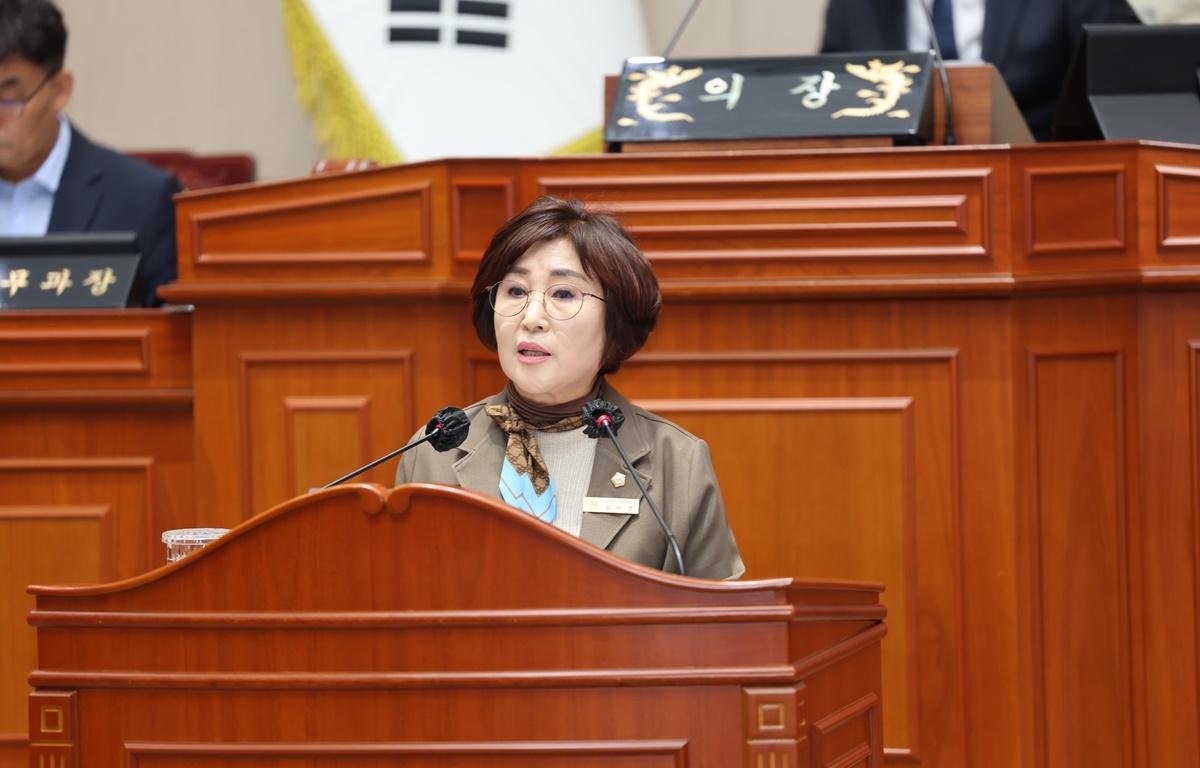 제341회 고흥군의회 임시회 제2차 본회의 첨부이미지 : 2025.10.27 제341회 고흥군의회 임시회 제2차 본회의 (5).JPG