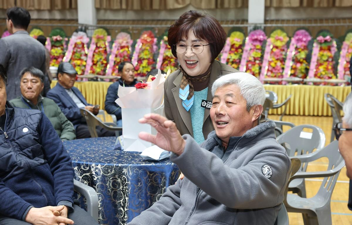 제5회 고흥군 이장단 한마음 축제 첨부이미지 : 2025.11.21 제5회 고흥군 이장단 한마음 축제 (4).JPG