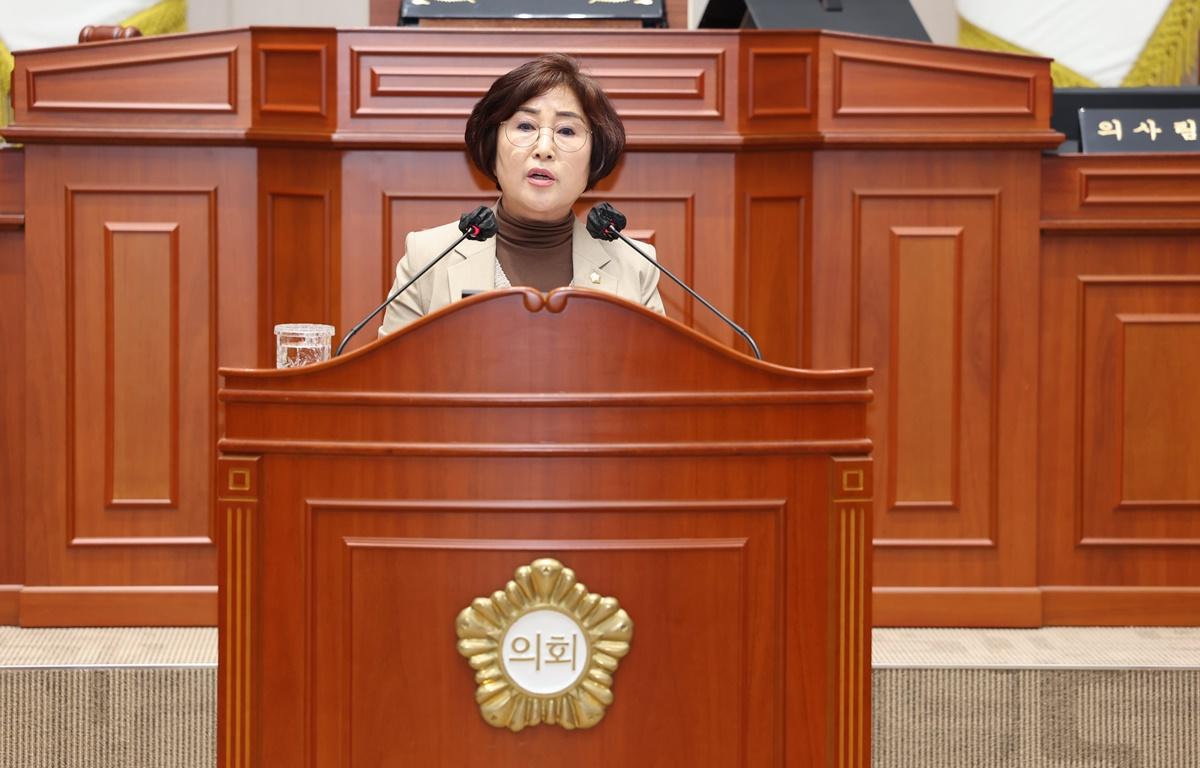 제335회 고흥군의회 임시회 제2차 본회의 첨부이미지 : 2025.4.22 제335회 고흥군의회 임시회 제2차 본회의 (6).JPG