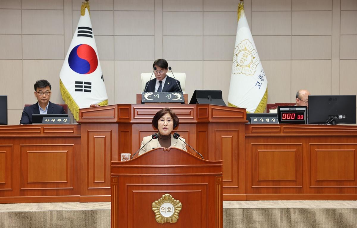 제335회 고흥군의회 임시회 제2차 본회의 첨부이미지 : 2025.4.22 제335회 고흥군의회 임시회 제2차 본회의 (4).JPG