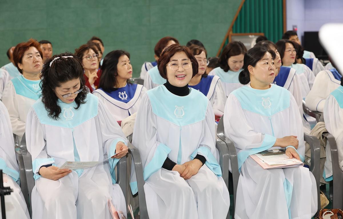 고흥군 기독교 교회연합회 제15회 부활절 연합예배 첨부이미지 : 2025.4.20 고흥군 기독교 교회연합회 제15회 부활절 연합예배 (6).JPG