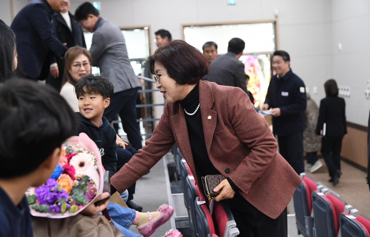 고흥군 4-H 연합회 제66대, 제67대 회장단 이취임식 첨부이미지 : 2025.1.15 고흥군 4-H 연합회 제66대, 제67대 회장단 이취임식 (3).JPG