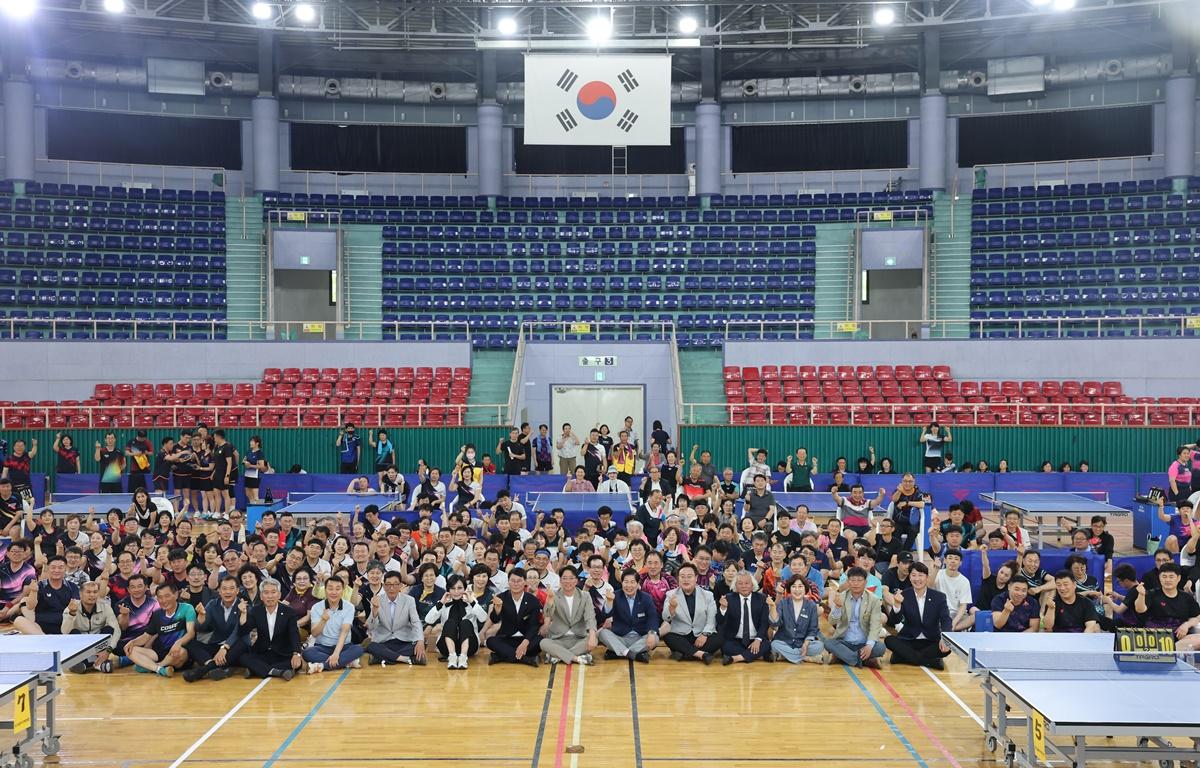 2025년도 제14회 고흥우주항공배 전국오픈 동호인 탁구대회 개회식 첨부이미지 : 2025.6.28 2025년도 제14회 고흥우주항공배 전국오픈 동호인 탁구대회 개회식 (16).JPG