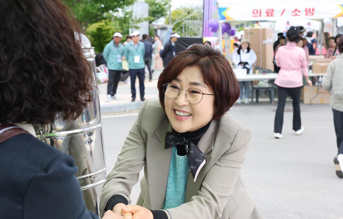 제30회 금산면민의 날 첨부이미지 : 2025.5.10 제30회 금산면민의 날 (1).JPG