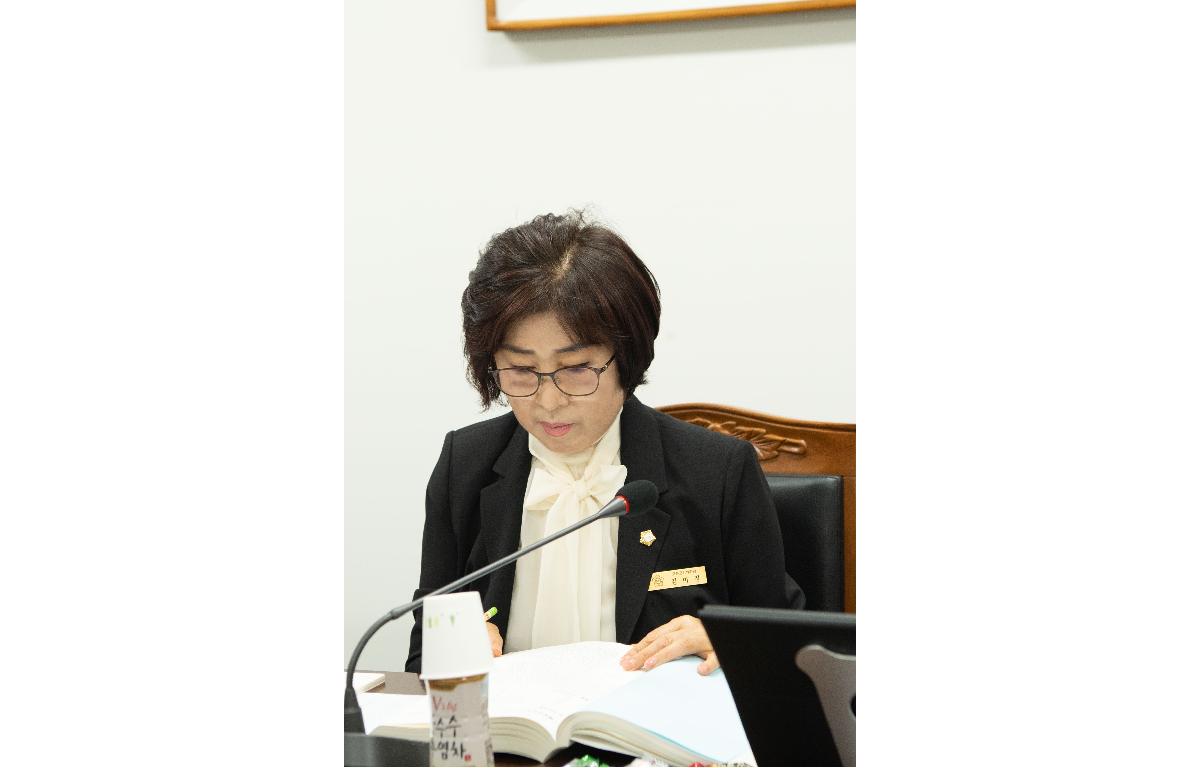 행정사무감사(산업건설위원회) 첨부이미지 : 2023.06.15 행정사무감사(산업건설위원회) (3).jpg