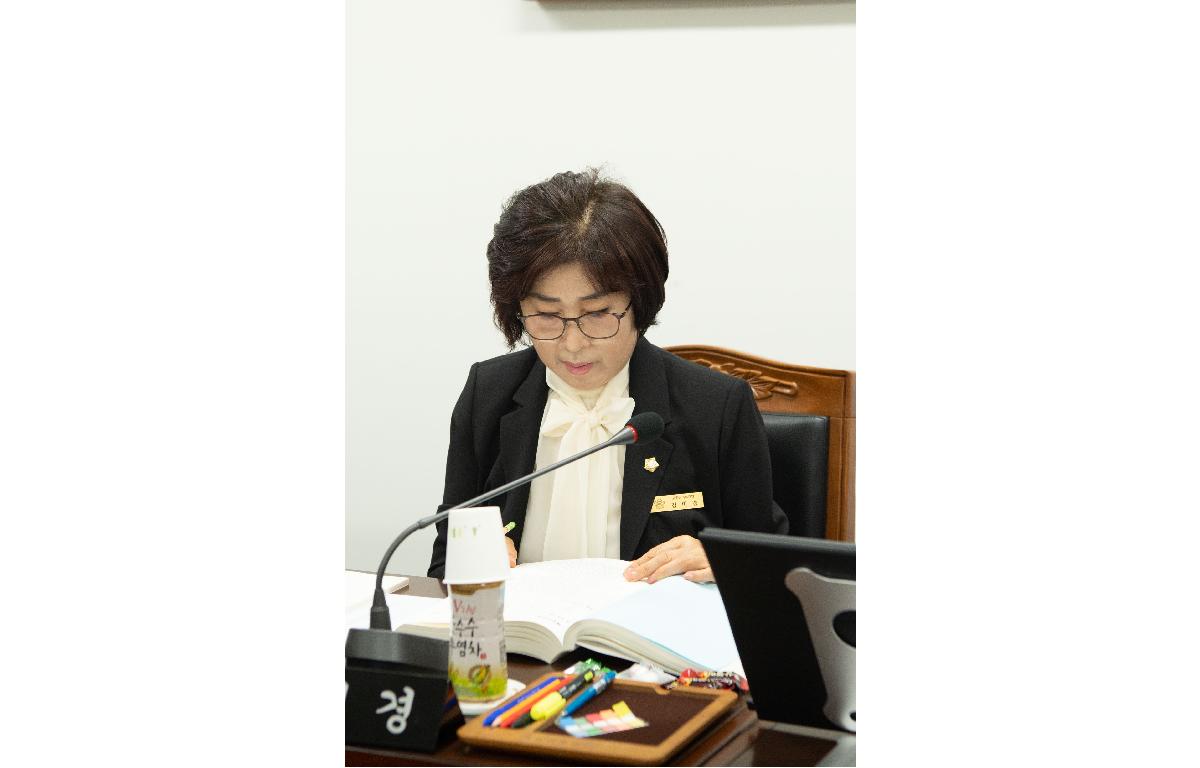 행정사무감사(산업건설위원회) 첨부이미지 : 2023.06.15 행정사무감사(산업건설위원회) (4).jpg